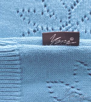 Dámský svetr bije syn